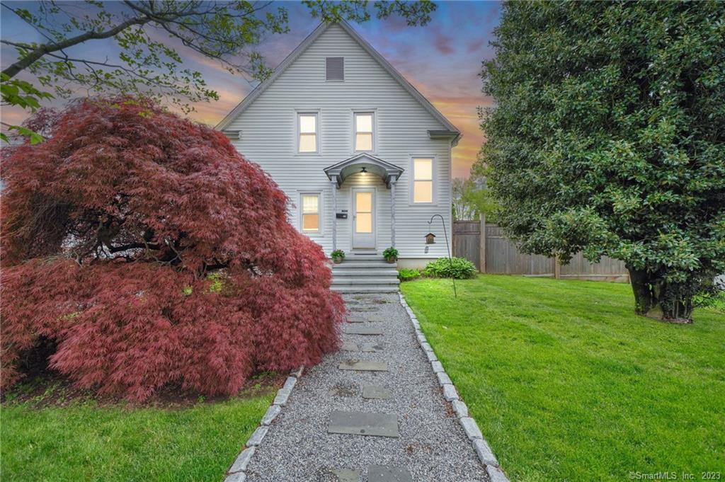 321 Castle Avenue — exterior photo
