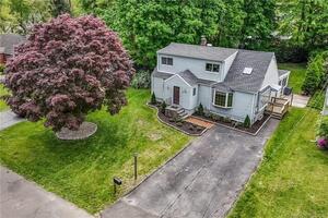23 Ingleside Avenue