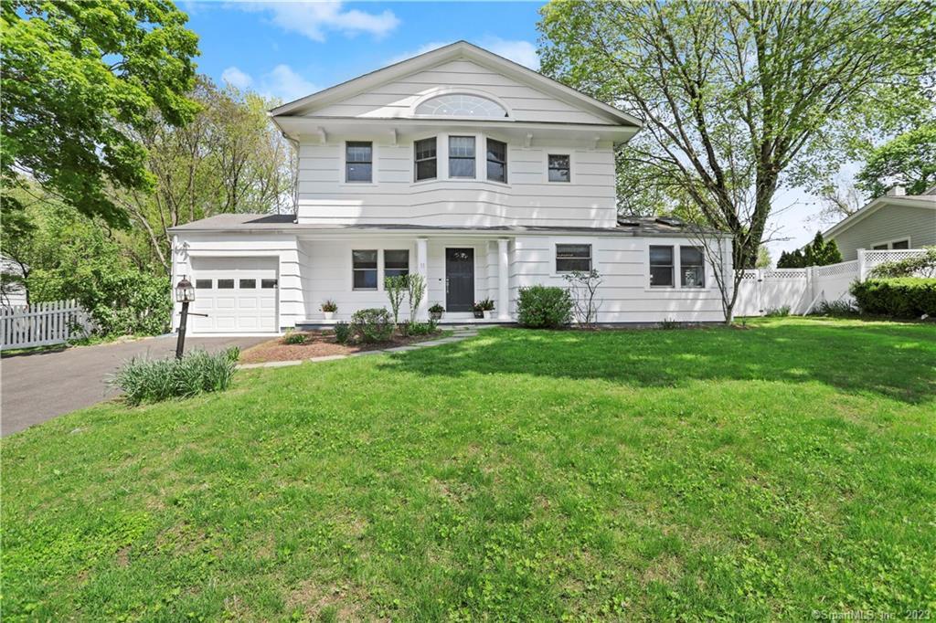 11 Guyer Road — exterior photo