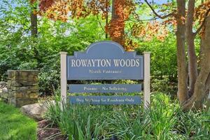 34 Rowayton Woods Drive, Unit 34