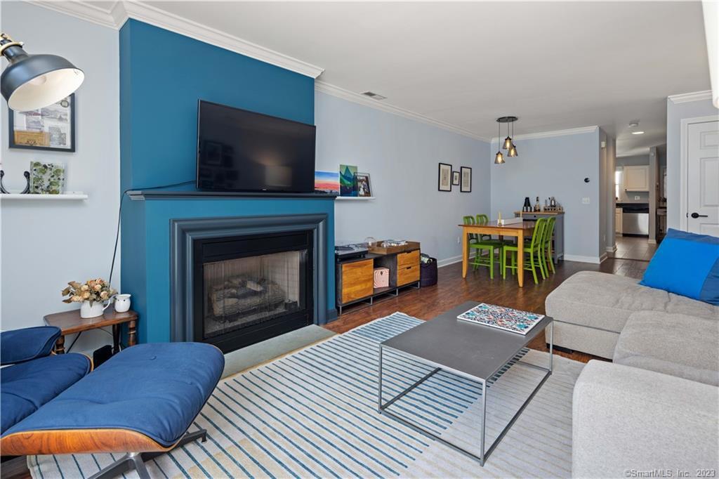 49 Glenbrook Road, Unit 206 — exterior photo
