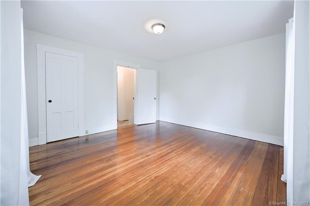22 Sunset Avenue photo 26