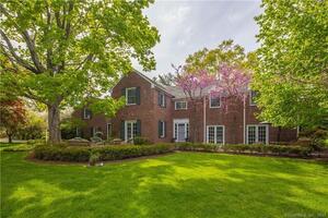 16 Edgemarth Hill Road