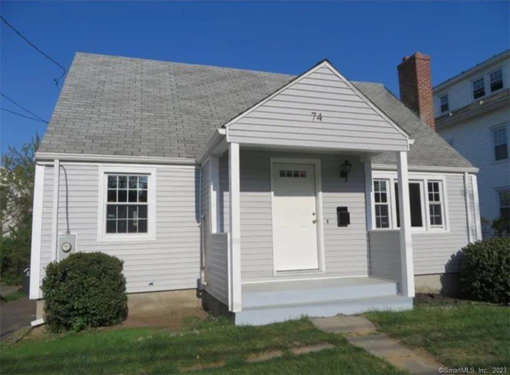 Renovated house- walking distance to West Hartford Center and Blue Back Square available on June 1st. Great location.The house is over 1, 400 sq ft and is very spacious with a great layout. Kitchen has granite countertops with stainless steel appliances. Nice deck in the back of the house. The house is located on a quiet residential street close to all the best West Hartford has to offer.