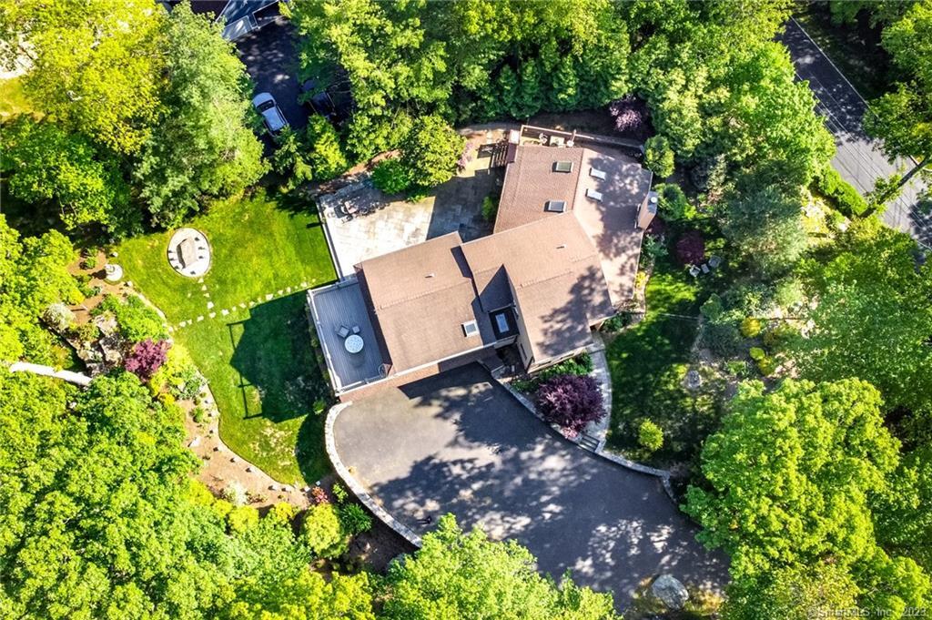 28 Briar Woods Trail — exterior photo