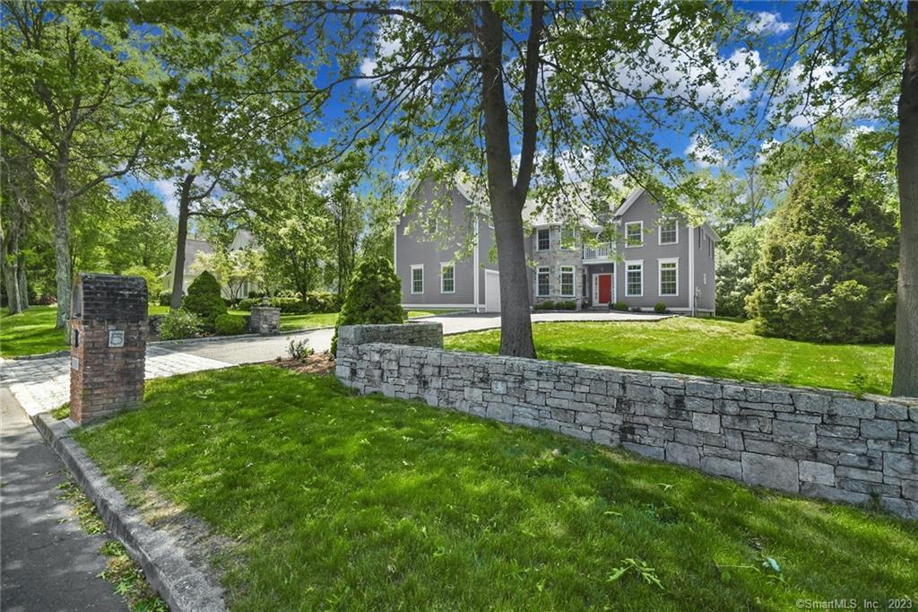 5 Christopher Lane — exterior photo