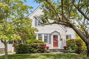11 Crestview Avenue