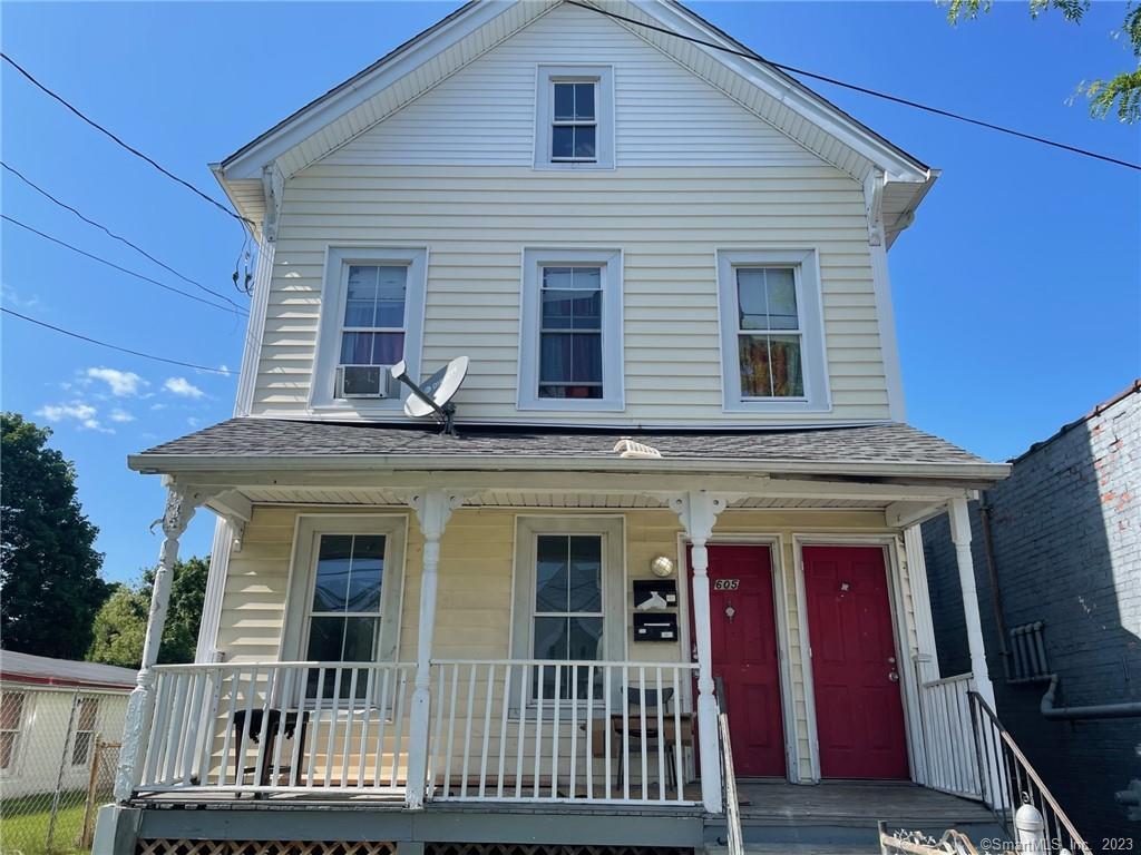 Fully renovated 1st floor apartment located right off Central Ave. Convenient to all shopping, bus lines, restaurants and public parks and recreational facilities. Laundromat right next door