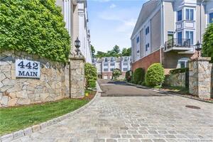 442 Main Avenue, Unit 22