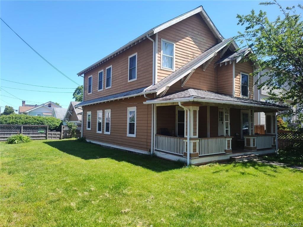 4 Mohegan Avenue — exterior photo