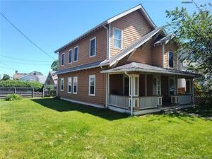 4 Mohegan Avenue