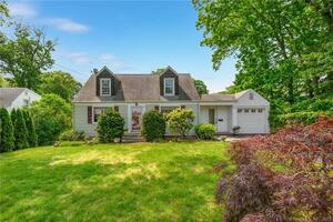 76 Glendale Drive