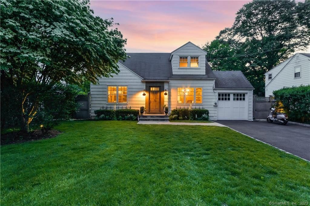 33 Dubois Street — exterior photo
