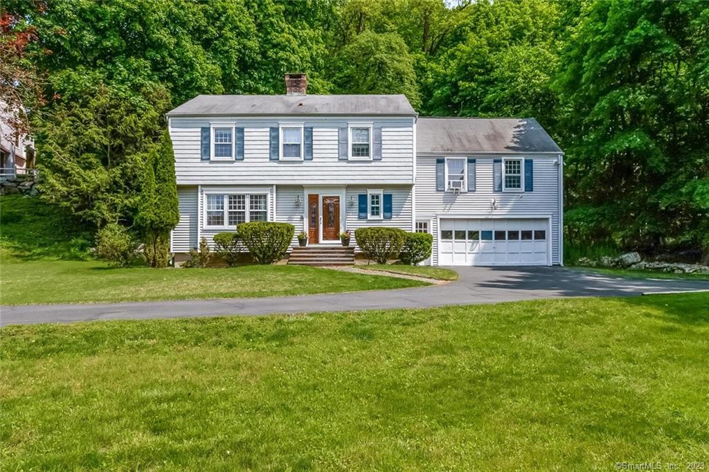 16 Spring Grove Street — exterior photo