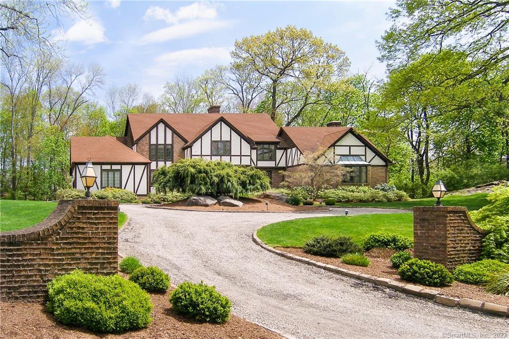 37 Long Lots Road — exterior photo