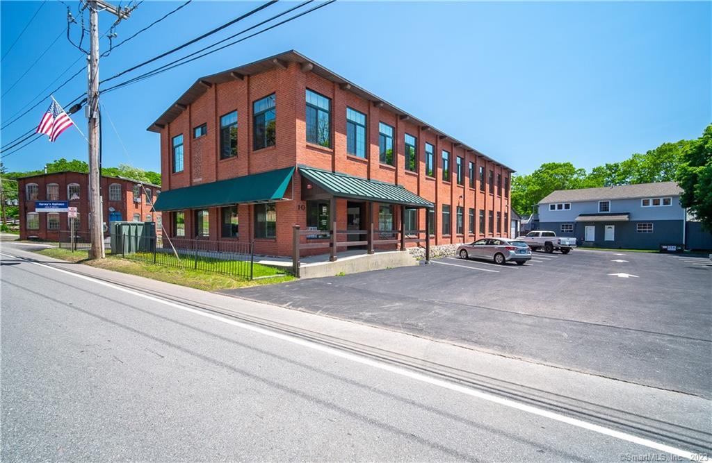 Are you looking for an office for your business? 10 Summit St Unit #7b has it all! This space is the perfect place for your business to call home. Plenty of parking is available and downtown East Hampton is right around the corner. This office will not last long! Book your showing today!