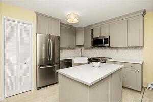 201 Highview Avenue, Unit B2