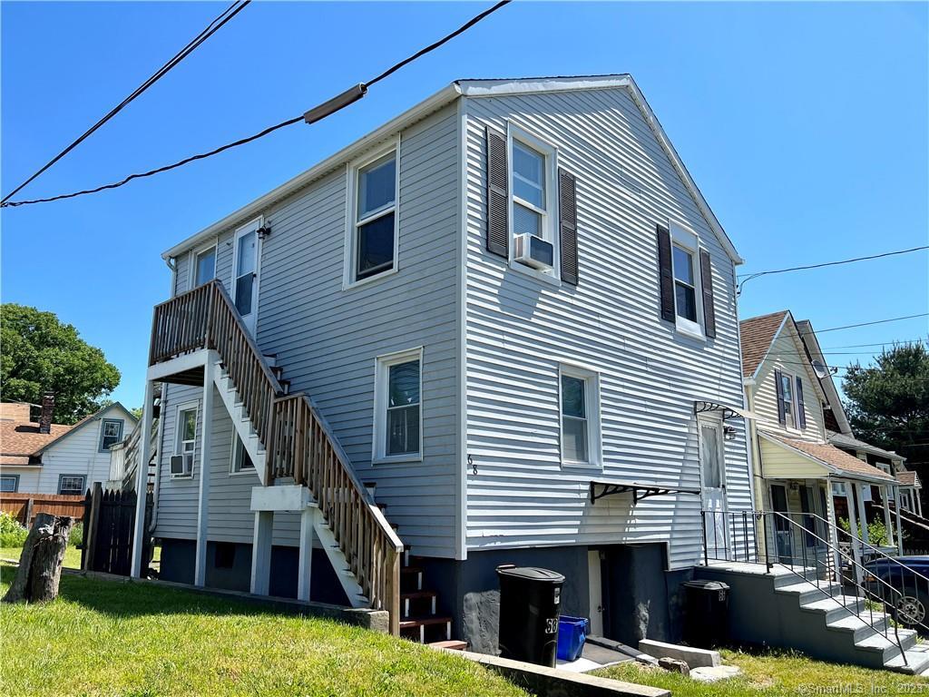 Newly Renovated 1 Bedroom/1Bath Apartment in a Dead End Street in Stratford. Bright Kitchen with Granite Counter-tops, Gas Range and Plenty of Cabinets for Storage. Spacious Living room and Large Bedroom with Laminate Floors and a Huge Closet. There is a Bonus Room Next to the Kitchen That is Perfect for a Small Home Office. Use of the the Level Backyard is Shared with the Other Unit. Owner Pays for Water and Sewage. Tenant is Responsible for Electric and Gas. This property is Convenient to I-95, Public Transportation, Restaurants and Parks. Please Schedule your Private Showing Before it's Gone!!!