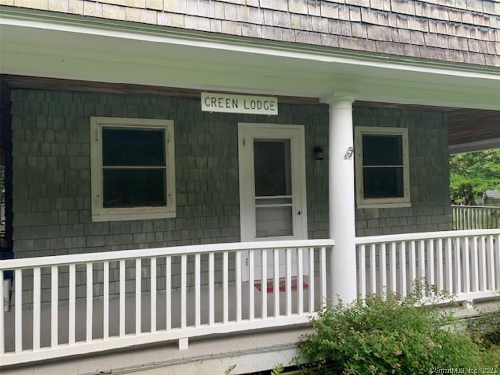 Available: June 5, 2023 - Oct. 31, 2023 AND May 1, 2024 - October 31, 2024- Twin Lakes Lodge - The Lodge is a landmark building located next to O'Hara's Marina. Features of this rental property include 7 bedrooms, 3 full bathrooms, a living room with a wood-burning fireplace, and a recently renovated kitchen. Enjoy entertaining or just relaxing on the wrap-around porch. This property is next door to the marina where you can access twin lakes to go kayaking, canoeing or fishing. Conveniently located to shopping, restaurants, and hiking.