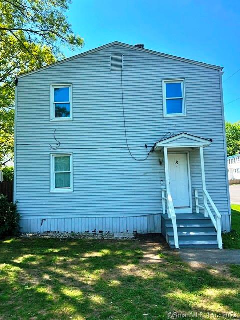 PARTIALLY REMODELED TOWN HOUSE. MOVE IN READY!!! WITH 3 BEDROOMS AND CENTRAL AIR. 2 ASSIGNED PARKING SPACES.  NOT FHA APPROVED. KEY TURN READY !!COME SEE TODAY,  WON'T LAST!!! CORNER UNIT, WITH PRIVATE ENTRANCE.SELLER IS OFFERING A $10, 000 SELLERS CONCESSION. INVESTOR-FRIENDLY...