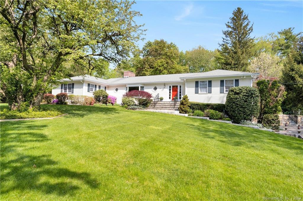 37 Holly Lane — exterior photo