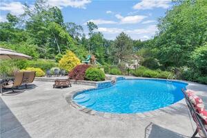 5 Lake Road