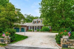 327 Middlesex Road