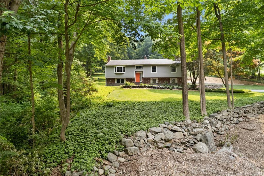 61 Head Of Meadow Road — exterior photo