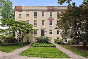 136 Woodside Green, Unit 3A