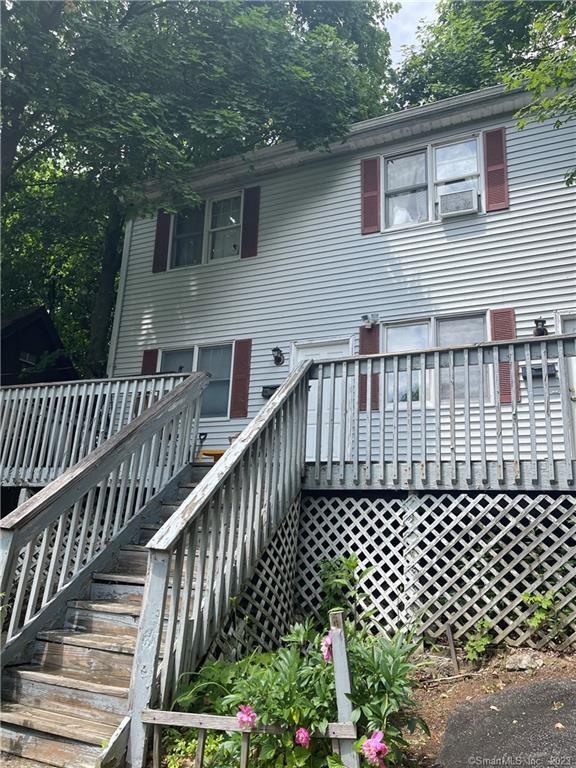 GREAT INCOME POTENTIAL IN THIS 2 FAMILY HOME. SPACIOUS INTERIOR, NEWER ROOF AND PRIVATE BACK YARD. THIS HOME DOES NEED SOME TLC, CASH OR CONVENTIONAL FINANCING. EFFECTIVE YEAR BUILT 1965, SELLING AS IS