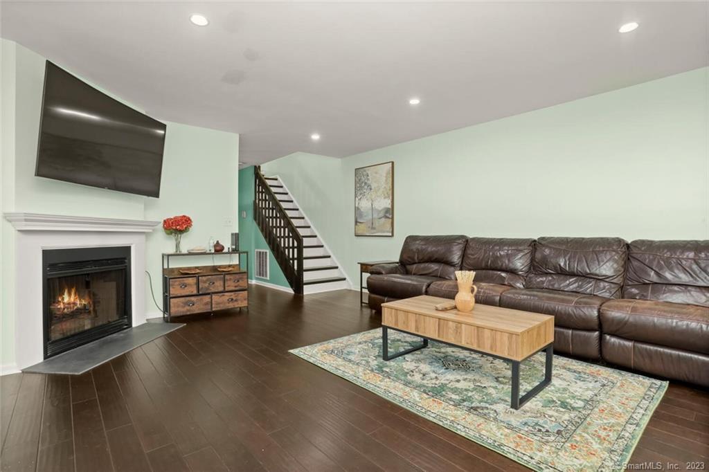 2289 Bedford Street, Unit E1 — exterior photo