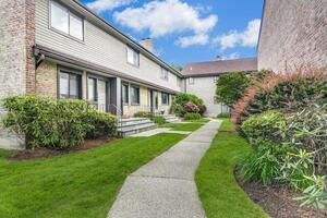 2437 Bedford Street, Unit G4