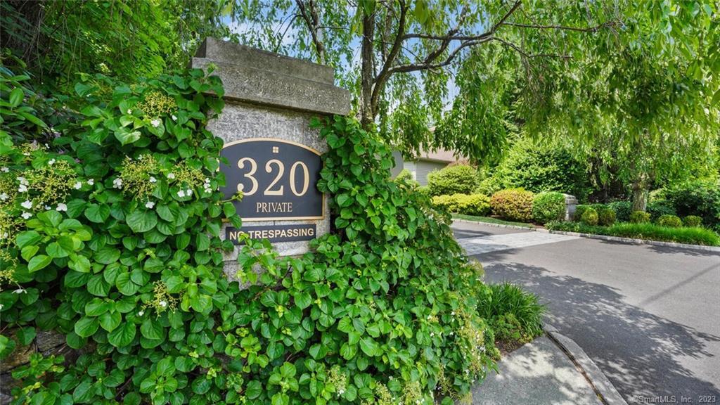 320 Strawberry Hill Avenue, Unit 11 — exterior photo
