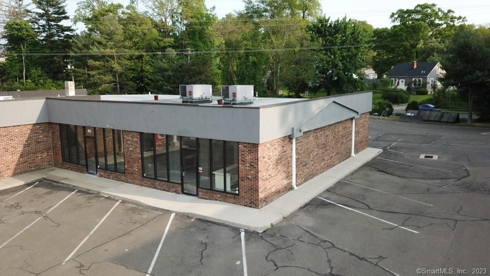 This once bustling salon in a prime, high traffic location is on the market. Come see this location for your salon or most applications. Convenient to Rt. 7, 95 and the Hutchison parkway.