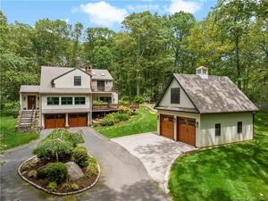 30 Hollow Tree Place