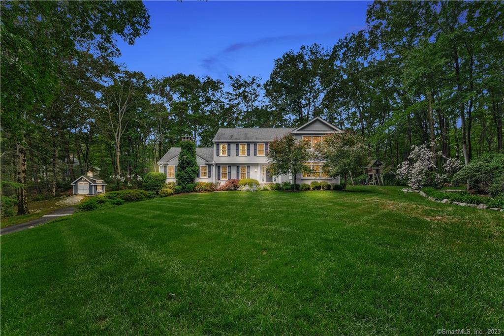 31 Hollow Tree Place — exterior photo