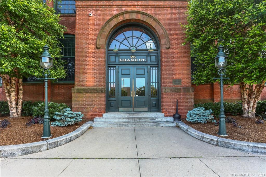 25 Grand Street, Unit 207 — exterior photo