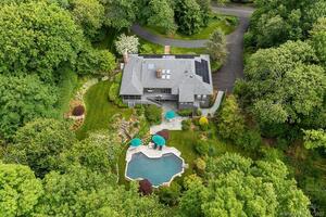 5 Clapboard Hill Road
