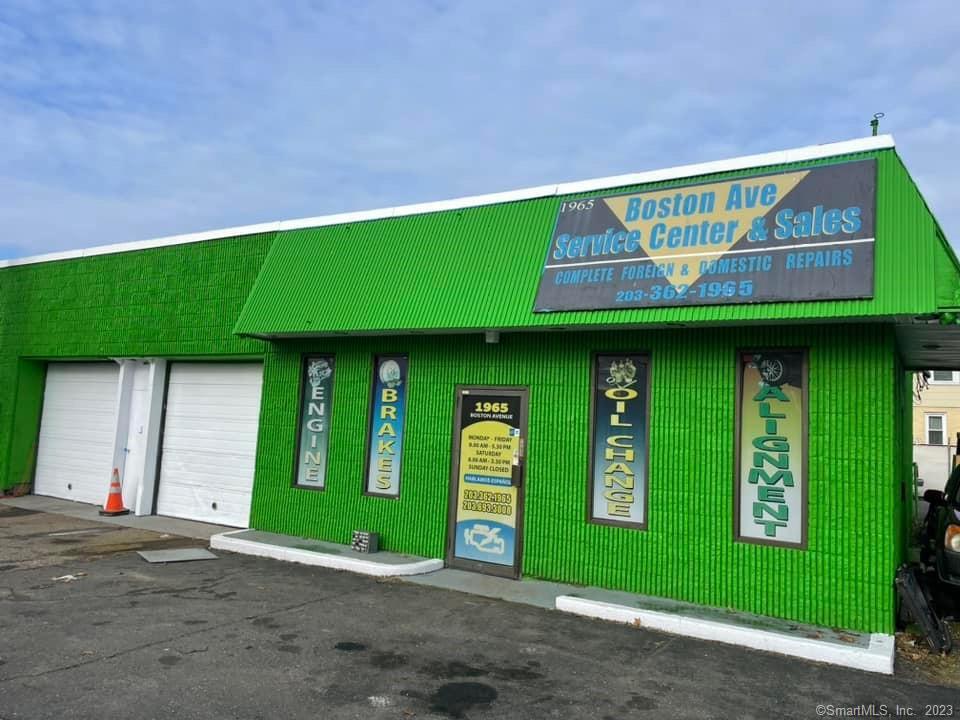 Retail or Service site. Possible Medical or Cannabis?Endless possibilities . Buyers do their Due diligence.Was a service garage and auto relates sales.Endless allowed possibilities.