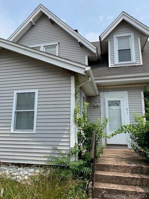 Great first floor 2 or 3 bedroom apartment for rent! Very convenient location to the center of town, universities and bus line! Off street parking available.Can be rented as a single family home with MLS #170578815 for $4700 total for the whole house.