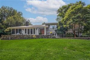 16 Weathervane Hill