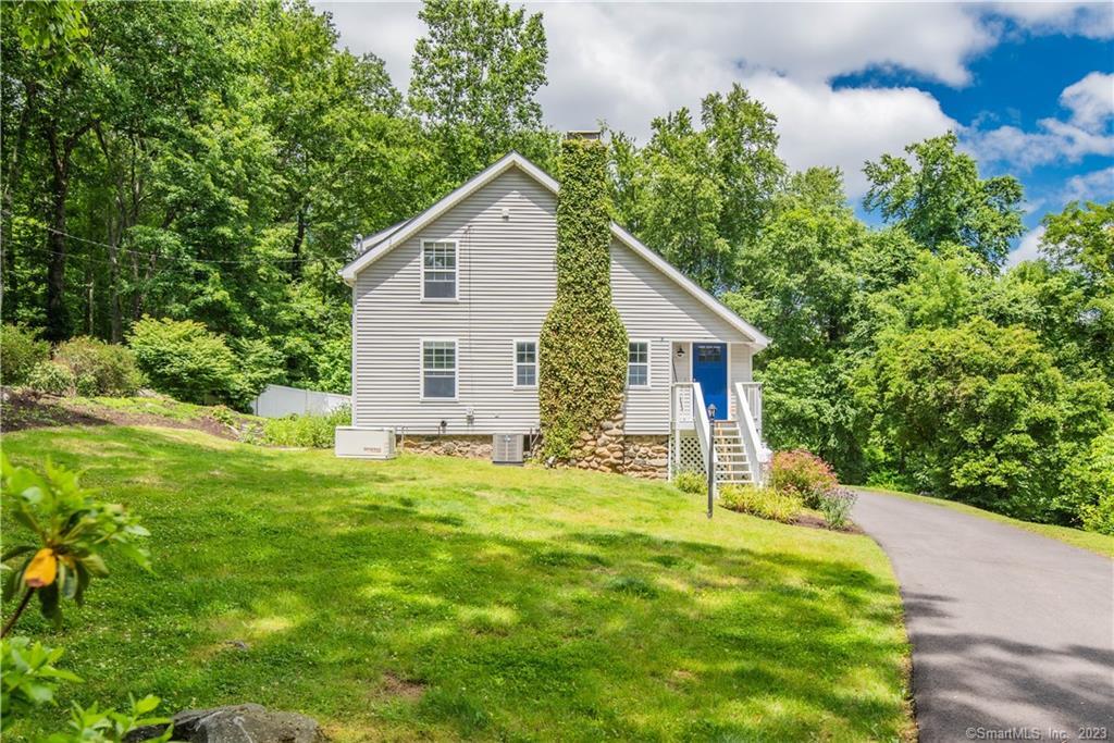 24 Old Green Road — exterior photo