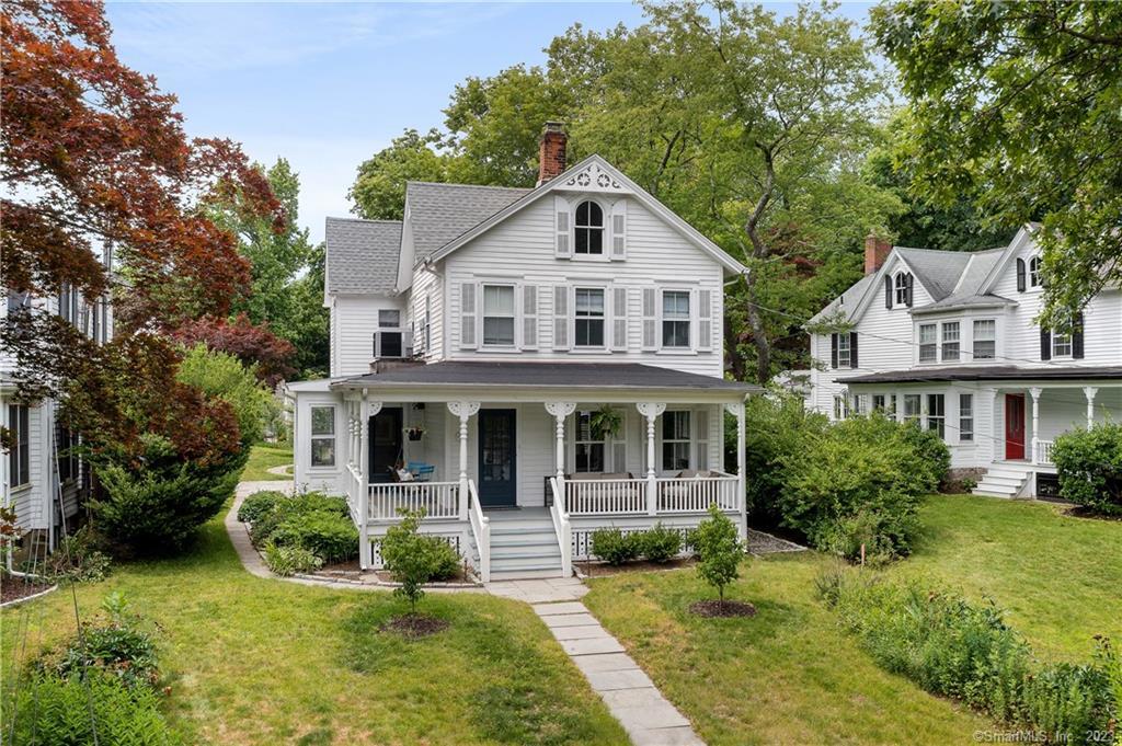 25 Raymond Street — exterior photo