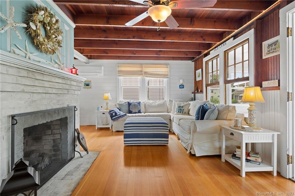 36 White Sands Beach Drakeley Real Estate