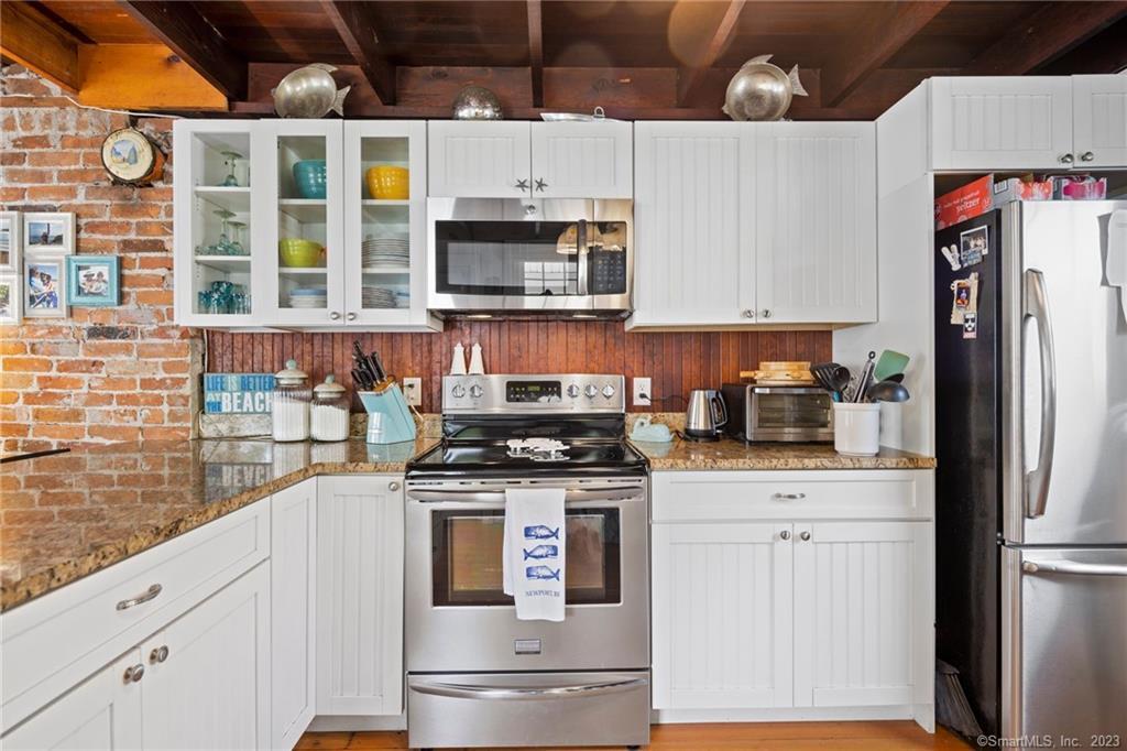 36 White Sands Beach Drakeley Real Estate