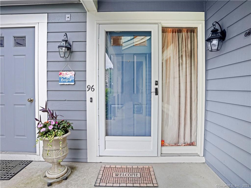 96 Fawn Ridge Lane, Unit 96 — exterior photo