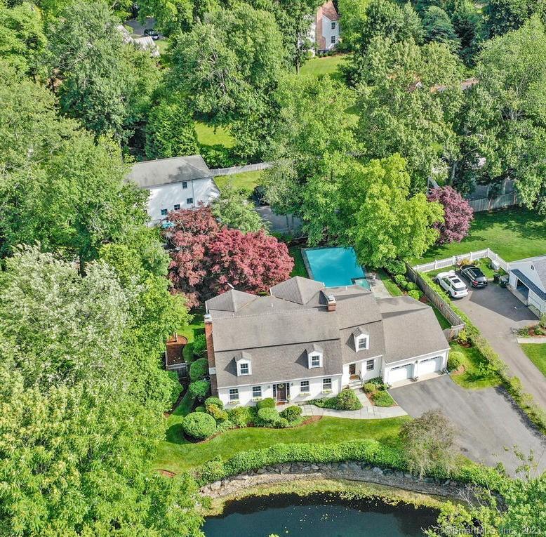 40 Tulip Tree Lane — exterior photo