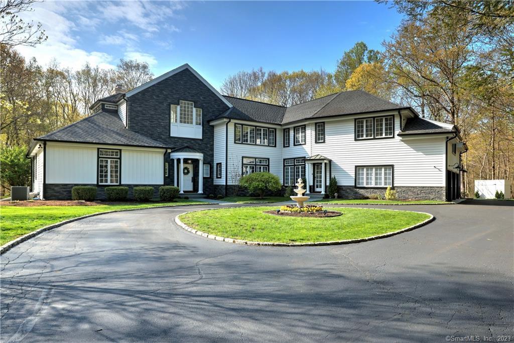 28 Jamestown Road — exterior photo