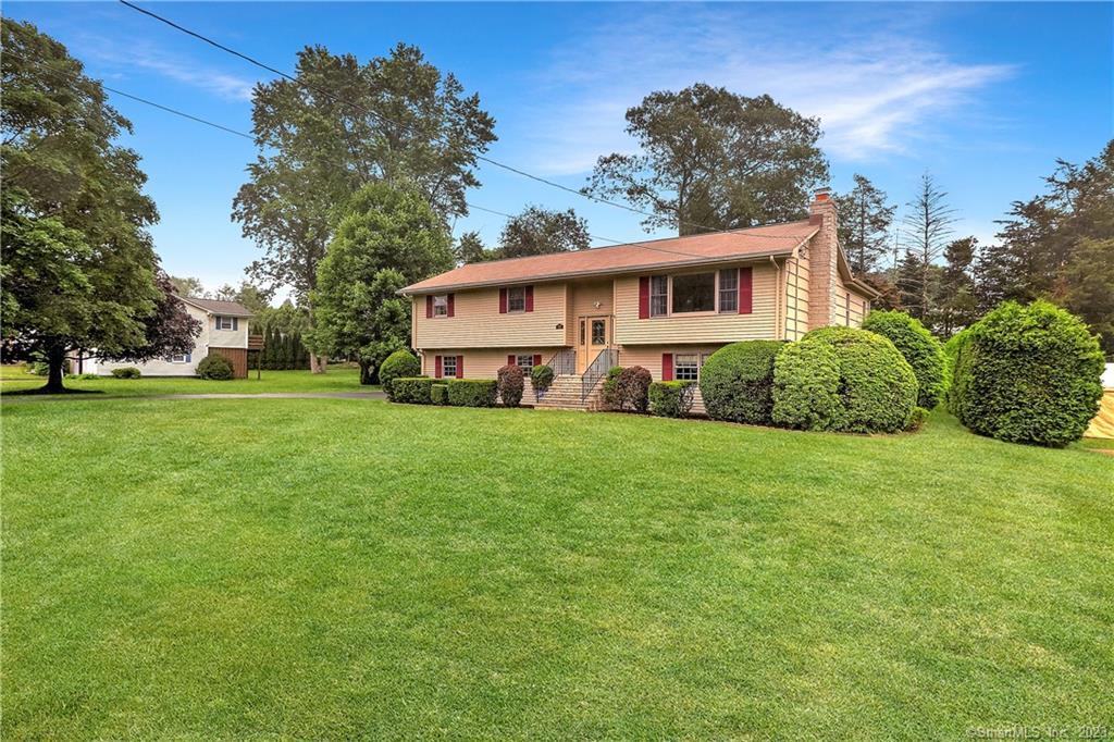 32 Magnolia Road — exterior photo