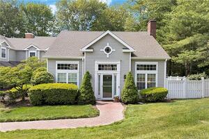 129 Mayfield Drive, Unit 129